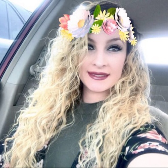 Meet your Posher, Paola - Picture 1 of 1